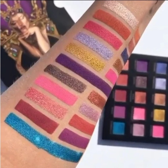 ELOISE | The Queen Eyeshadow Palette - Picture 2 of 6